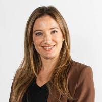 Danielle Prager's Instagram, Twitter & Facebook