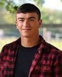 Austin Bissonnette's Instagram, Twitter & Facebook