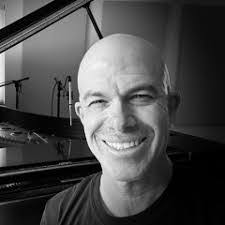 Alan Lee's Instagram, Twitter & Facebook