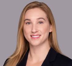 Stephanie Lyons's Instagram, Twitter & Facebook