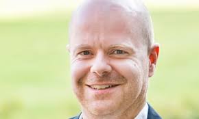 Book that shows how football history is the history of England's media