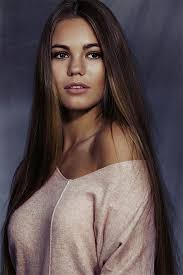 Lotte van der zee, the young dutch model who went into cardiac arrest two weeks ago, has died at the age of 20. Lotte Van Der Zee Mooie Vrouw Prachtige Vrouwen Vrouw