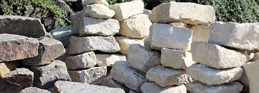 Basalt bruchstein für trockenmauer steingarten gabionen edelsplitt zur pflegeleichten bodenbedeckung weitere infos. Trockenmauersteine Mauersteine Steine Gabionen Mehr