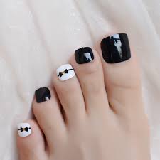 Las mejores fotos de unas decoradas y pintadas 2019. Unas Postizas Negras Para Dedos De Los Pies Decoracion De Moda Para Mujer Color Blanco Brillante Diseno Artificial Con Lazo Unas Postizas Aliexpress