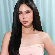 Francesca Conde's Instagram, Twitter & Facebook