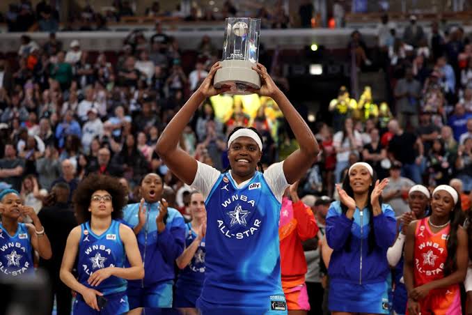 2026 WNBA All-Star Game score: Jonquel Jones, Caitlin Clark lead Team Spoon to win in front of record crowd