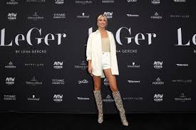 On 14 august 2004 gercke won a casting call for fast food chain burger king. Ganz Naturlich Lena Gercke Zeigt Sich Ungeschminkt