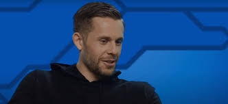 Gylfi is one of the best players in england, voted best player of the season for two consecutive years. Engeynjar1dqem