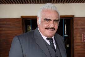 Dueto histórico ha creado alejandro fernández junto a su padre vicente fernández con la canción mentí que forma parte de su disco hecho en méxico. Vicente Fernandez Celebra Su Vida Y Trayectoria Con A Mis 80 S Los Angeles Times