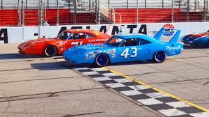 But there's plenty of time to relax, enjoy the scenery watching a nascar race on a road course is just so entertaining. What Is The Top Speed Of A 1970 Nascar Superbird Nascar