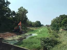 Sebuah kendaraan, terdiri dari tiga bagian utama yakni chasis, engine dan electrical. Kerteh Jangan Buang Sapoh Merata Facebook