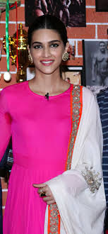 Kriti sanon sweaty pit🤤🤤 : rsweatyindian