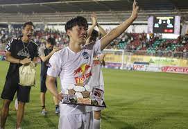 Anh thường xuyên được đá chính bên cạnh lương xuân trường ở vị trí tiền vệ trung tâm. Sinh Nháº­t Ä'áº·c Biá»‡t Cá»§a Minh VÆ°Æ¡ng Vnexpress Thá»ƒ Thao