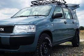 こ こんなワイルドな一面があったなんて アウトドアユースにカスタムされた車４選 camp hack キャンプハック 車 suv トヨタ コンパクトカー