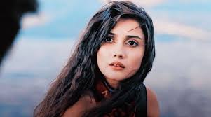 Trivia (5) in karagül (2013), she stars opposite hilal altinbilek. Comments On Physical Features Disturb Sevda Erginci