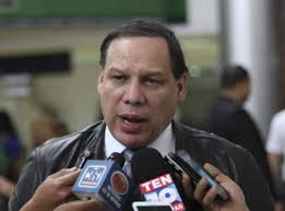 Senado francés destaca labor del científico Marco Tulio Medina