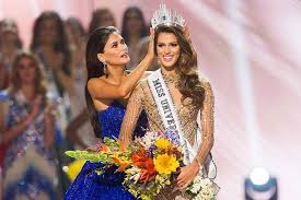 Iris mittenaere is a french model, television presenter, and beauty pageant titleholder who was crowned miss universe 2016 in pasay, philippines. Penasaran Siapa Iris Mittenaere Pemenang Miss Universe 2017 Yuk Intip Profil Singkatnya Merahputih