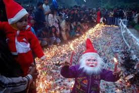 Photo Gallery Christmas Celebration 2017 Photos Hd Images Pictures News Pics Oneindia Photos Lovely whatsapp dp and social media status hd image with love quotes. photo gallery christmas celebration