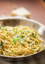 Spaghetti Aglio E Olio Recipe Classic Spaghetti With Garlic And Oil Olio Recipe Aglio E Olio Recipe Recipes