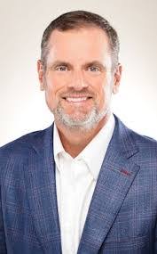 Derek Whipple's Instagram, Twitter & Facebook