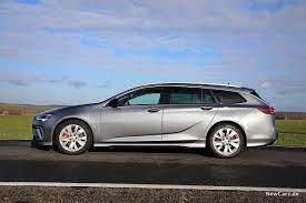 Elige la versión del opel insignia que quieres comprar. Opel Insignia Sports Tourer Gsi Ajourierter Kombi Newcarz De