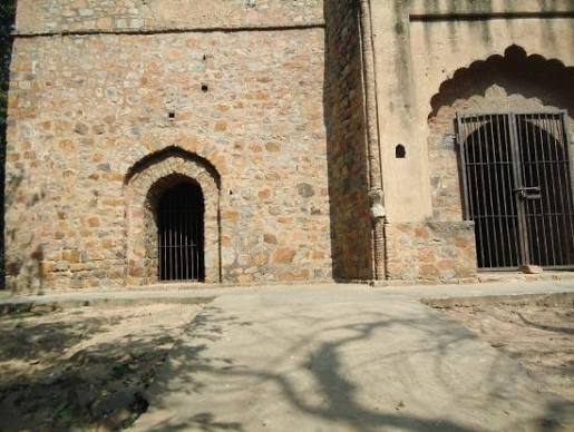 This mosque is one of the oldest in Delhi. - Picture of Chauburji-Masjid, New Delhi - Tripadvisor