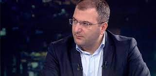 Cem küçük ünlü bir gazeteci yazar haberci. Cem Kucuk Sac Ekimi Hakkinda Tum Detaylar Sac Ekimisac Ekimi