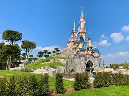 Being one of the most visited attractions in europe, it is popular with both adults and children. Take A Photo Tour Of Le Chateau De La Belle Au Bois Dormant Sleeping Beauty Castle At Disneyland Paris Laughingplace Com