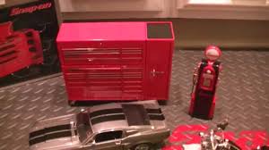 This miniature toolbox has outside measurements of 9.25 l x 4.25 w x 5 overall height (with wheels). Snap On Diecast Toolbox And Toolcabinet 1 8 Scale Banks By Crown Premiums Youtube