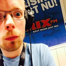 Jag har sagt upp mig och idag jobbar jag min sista dag på RIX FM och  Viaplay Group efter 13 år 🫶🏻 Skriver lite om det här:  https://www.instagram.com/p/DDPG-3mCNwZ/?igsh=MTk3d2FnMnE5OG42Ng==