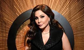 Elissa — habibi be yestehi 04:17. Ø¥Ù„ÙŠØ³Ø§ ØªÙ‚Ø¨Ù„ Ø§Ø¹ØªØ°Ø§Ø± Ø³Ù…ÙŠØ± ØµÙÙŠØ± Ø¨Ø¹Ø¯ Ø£Ù† ÙˆØµÙÙ‡Ø§ Ø¨Ù…Ù„ÙƒØ© Ø§Ù„Ù†Ø´Ø§Ø² ØªØºØ±ÙŠØ¯Ø© Ø§Ù„Ù‚Ø¯Ø³ Ø§Ù„Ø¹Ø±Ø¨ÙŠ