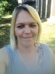 Background removal help needed for this picture