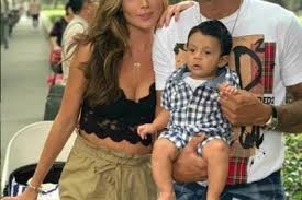 El jugador pidió permiso para resolver asuntos personales y ha estado ausente en los últimos entrenamientos. Sara Uribe On Fredy Guarin Their Separation And Their Son Video News Today Soccer Trivia World Today News
