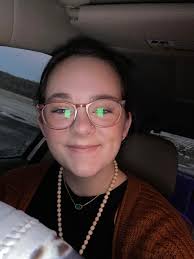 It's time again for MacKenzie's favorite thing….. SNOW ❄️ 🤎