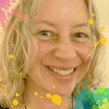 Liz Chamberlain (@lizzieloumixedmedia) • Instagram photos and videos