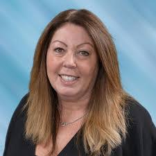 Kim Dugan's Instagram, Twitter & Facebook