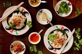 Pada tahun baru cina, ada dikutip dari china highlights, ada makanan keberuntungan yang disajikan selama musim festival 16 hari, terutama pada makan malam di malam tahun baru. Jajanan Wajib Menjelang Tahun Baru Cina Masak Apa Hari Ini