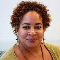 Lynn Rutledge's Instagram, Twitter & Facebook