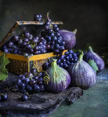 Raisins Et Figues Constituent Une Jolie Nature Morte Art Et Cuisine Fruits D Automne Fruits Et Legumes