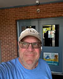 What a great time for all the yacht rock lovin' people tonight at District  142 in Wyandotte. Yachtly Crew was amazing. I hope Julie Ames recovers by  Saturday.