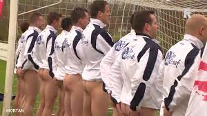 Naked Dutch football team - ThisVid.com