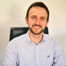 What are the main methods for extracting and processing data from a  systematic review?