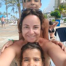 Aquele gratinado de frango e legumes delicioso... prontinho a ir ao forno!  🥦🥕 . Gostam do aspecto? 😍😍😍 . Foram 2horinhas na cozinha em que  orientei as receitas para a semana e