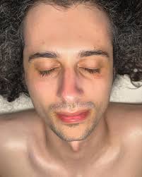 Sara Hensley 💚 Master Esthetician (@body.posi.esthy) • Instagram photos  and videos