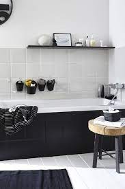 Dipingere Piastrelle Bagno Bagno Piccolo Rinnova Il Bagno Senza Ristrutturare Dipingere Le Piastrelle Del Bagno Ristrutturazione Del Bagno Idee Per Interni