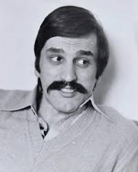 Dan kada je rođen Gospodin glumac Dragan Nikolić Na današnji dan 1943.  godine rodio se nezaboravni Gaga Nikolić, Gospodin glumac, šarmer Crvenog  krsta i Čubure, nama zauvek urezan u sećanje kao Džimi