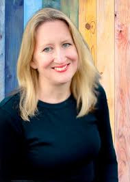 Maxine Roper : Writer and Voiceover