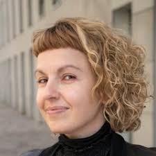 Amanda Dourado's Instagram, Twitter & Facebook