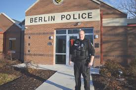 Berlin Police Officer Named Everyday Hero Ocean Pines Md News Worcester County Police Officer Everyday Heroes Police