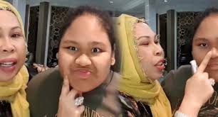 Lepas gagal dapat hak penjagaan cik.b dan kacak. Cik B Ni Singkatan Dari B Bi Ke Netizen Kutuk Anak Dato Vida Gosip Socmed Hiburan Trending Cari Infonet